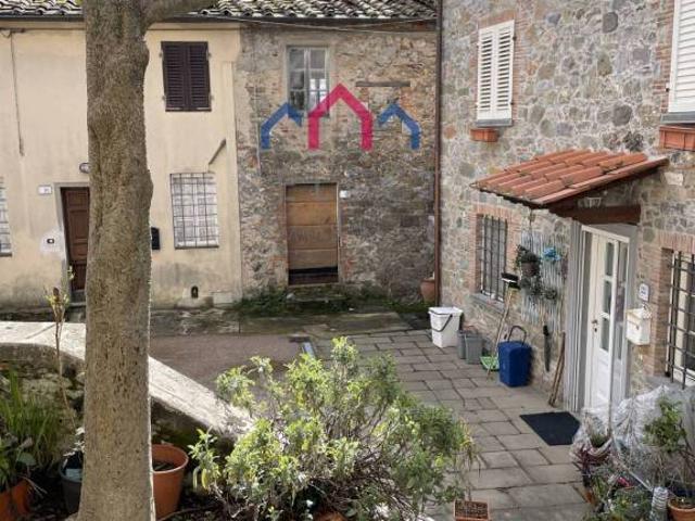 Villa Indipendente in vendita a Unione dei comuni Media Valle del Serchio, Borgo A Mozzano