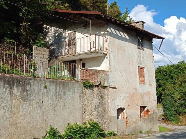Villa Indipendente in vendita a Tetto Miola, Piemonte