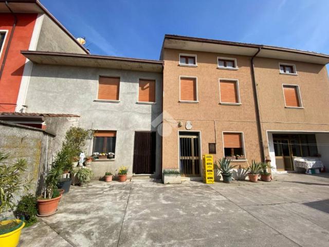 Villa Indipendente in vendita a Borgo San Giacomo, Lombardia