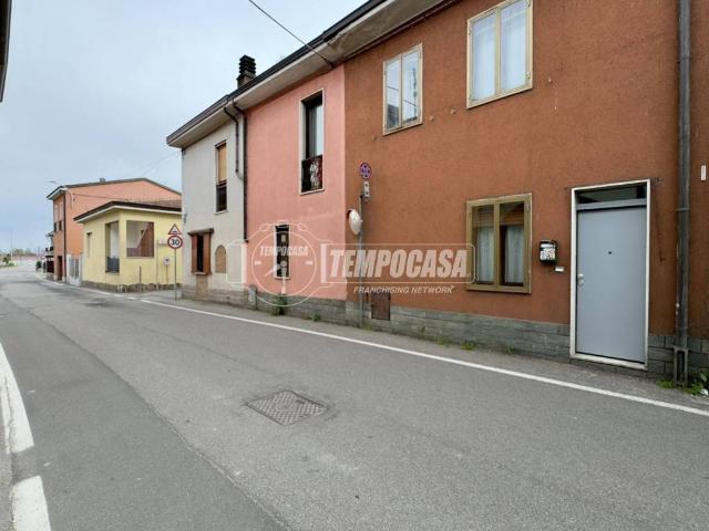 Villa Indipendente in vendita a Borgo San Giovanni, Lombardia