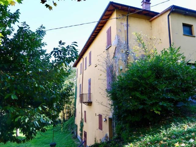 Villa Indipendente in vendita a Nuovo Circondario Imolese, Borgo Tossignano