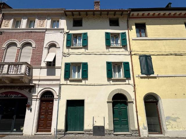 Villa Indipendente in vendita a Nuovo Circondario Imolese, Borgo Tossignano