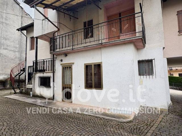 Villa Indipendente in vendita a Borgo Valbelluna, Carve