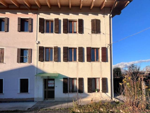 Villa Indipendente in vendita a Mel, Belluno