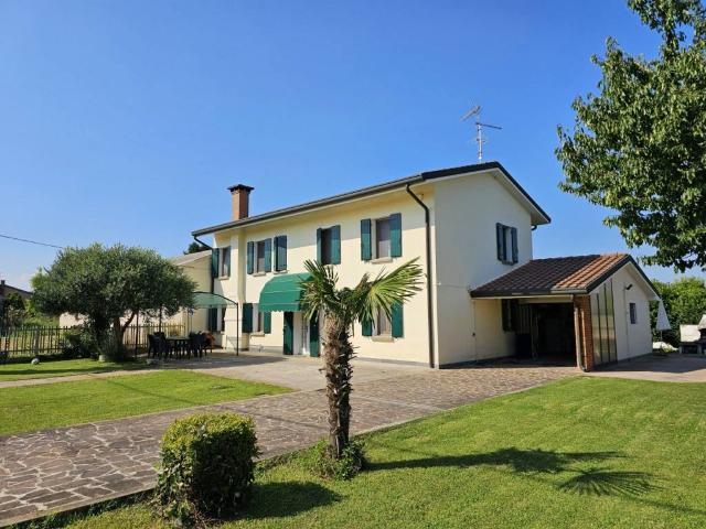 Villa Indipendente in vendita a Borgo Veneto, Saletto