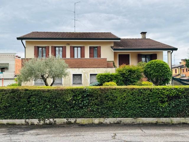 Villa Indipendente in vendita a Borgo Veneto, Saletto