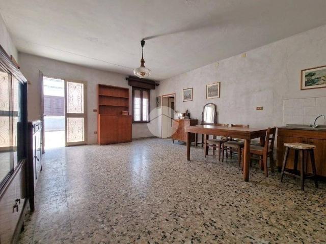 Villa Indipendente in vendita a Borgo Virgilio, Cerese