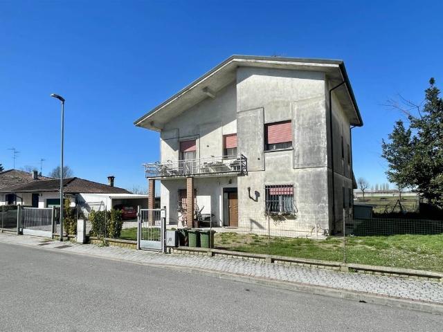 Villa Indipendente in vendita a Borgo Virgilio, Romanore