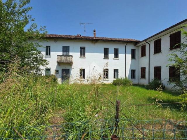 Villa Indipendente in vendita a Borgo Virgilio, Scorzarolo