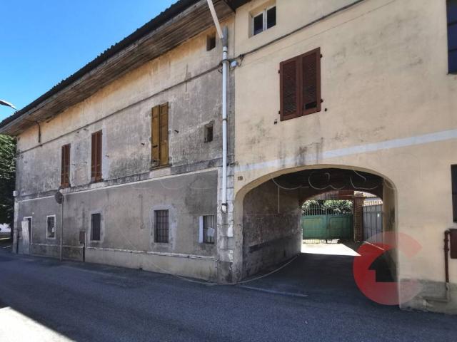 Villa Indipendente in vendita a Borgolavezzaro, Novara