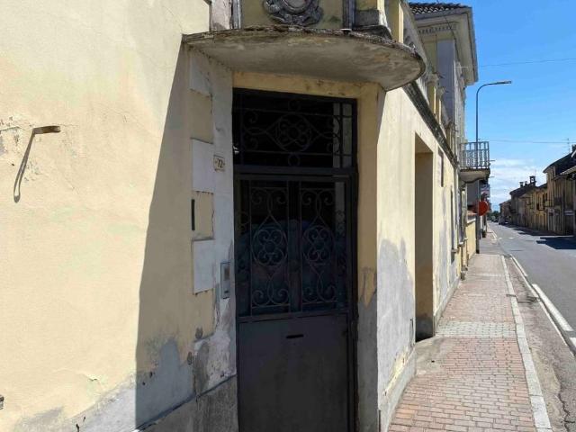 Villa Indipendente in vendita a Borgolavezzaro, Novara
