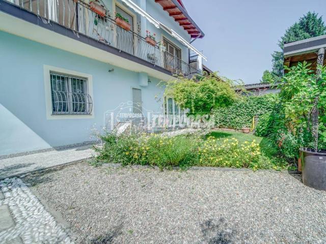 Villa Indipendente in vendita a Santa Croce di Borgomanero, Piemonte