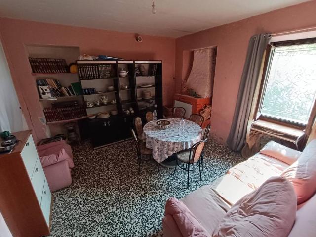 Villa Indipendente in vendita a Borgomanero, Novara