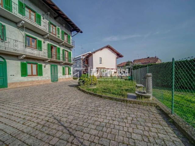 Villa Indipendente in vendita a Santa Croce di Borgomanero, Piemonte
