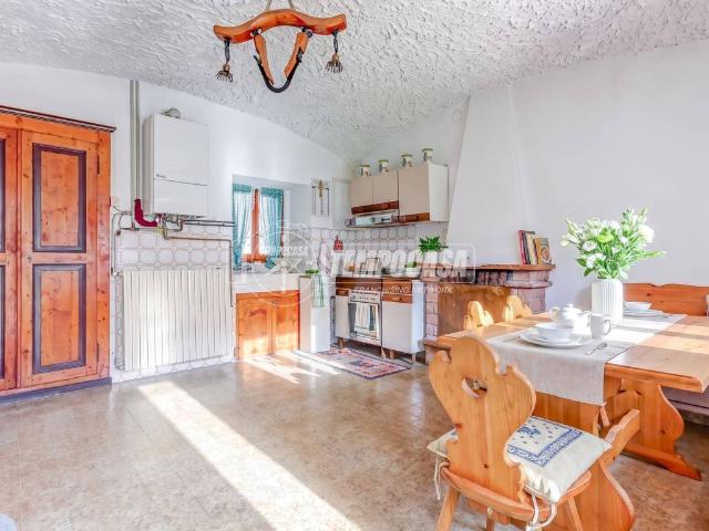 Villa Indipendente in vendita a Canuggioni, Piemonte