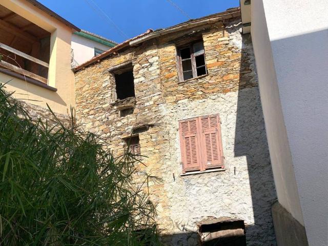 Villa Indipendente in vendita a Borgomaro, Liguria