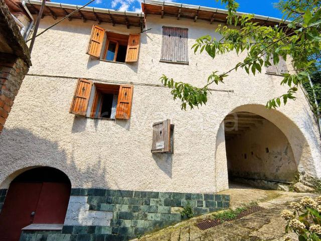Villa Indipendente in vendita a Borgomaro, Liguria
