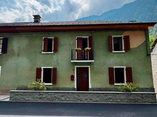 Villa Indipendente in vendita a Bannio Anzino, Piemonte