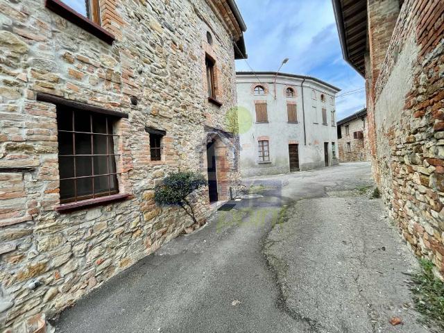 Villa Indipendente in vendita a Borgonovo Val Tidone, Reggio Emilia