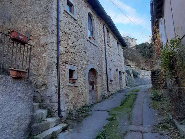 Villa Indipendente in vendita a Borgorose, Lazio