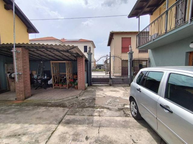 Villa Indipendente in vendita a Bornasco, Lombardia