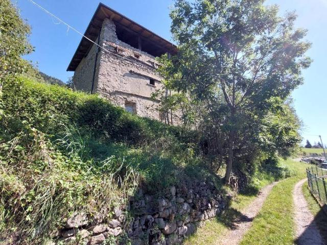 Villa Indipendente in vendita a Comunità montana della valle Camonica, Borno