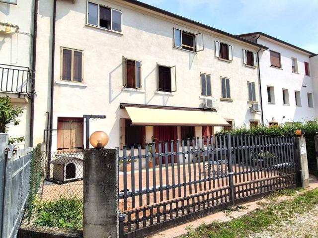 Villa Indipendente in vendita a Pieve del Grappa, Borso Del Grappa