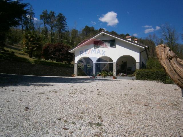 Villa Indipendente in vendita a Pianazzo, Borzonasca