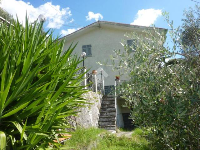 Villa Indipendente in vendita a Borzonasca, Liguria