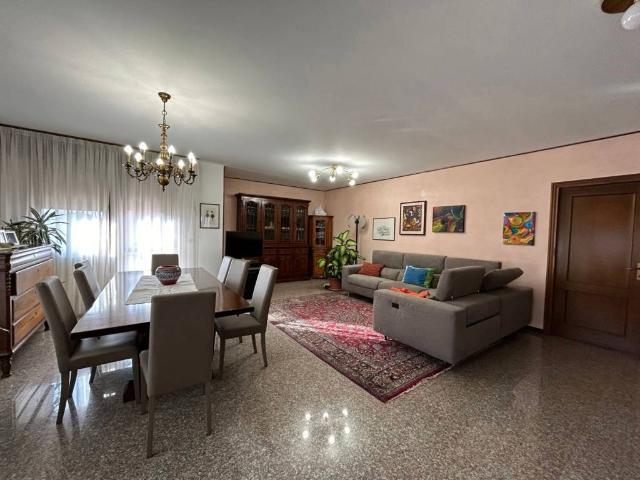 Villa Indipendente in vendita a Boschi Sant'anna, Veneto