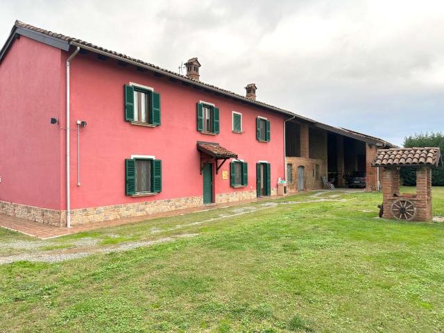 Villa Indipendente in vendita a Piemonte, Alessandria