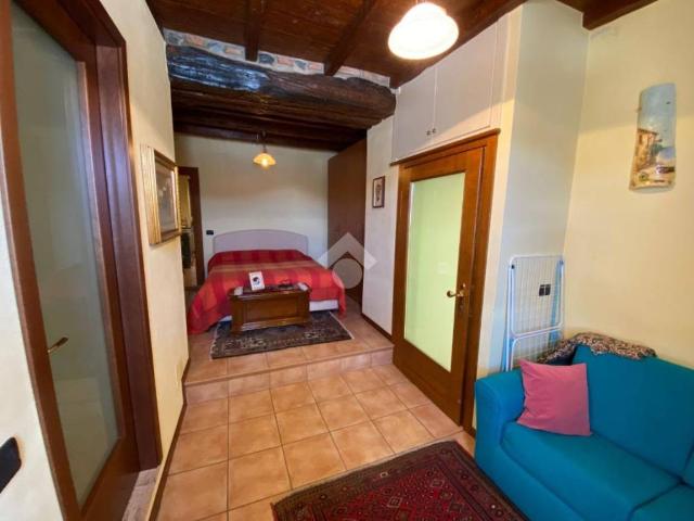 Villa Indipendente in vendita a Bossico, Lombardia