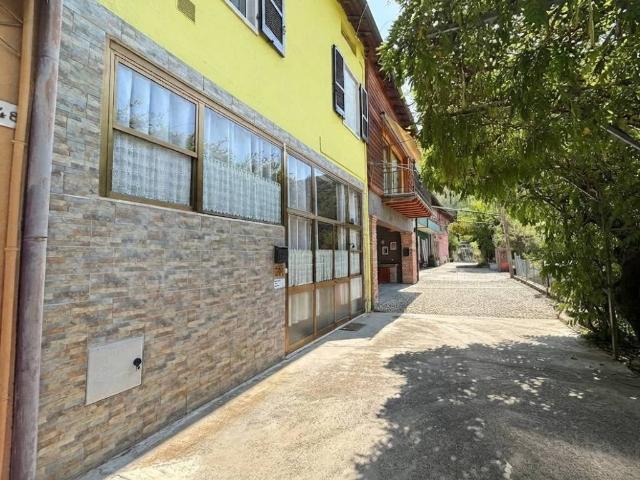Villa Indipendente in vendita a Rezzato, Lombardia
