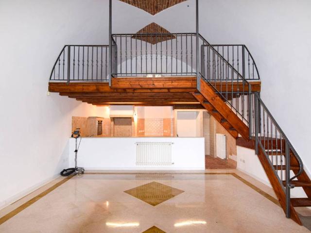 Villa Indipendente in vendita a Botticino, Lombardia