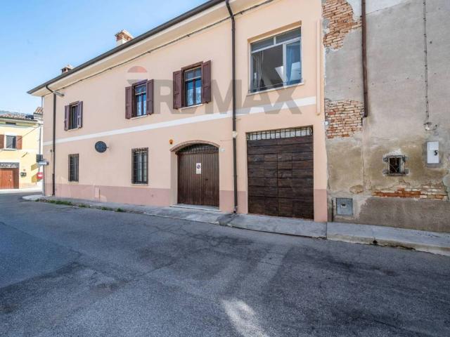 Villa Indipendente in vendita a Bozzolo, Mantova