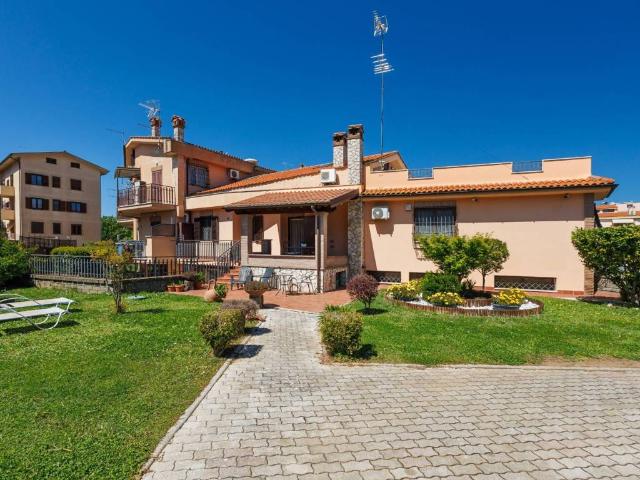 Villa Indipendente in vendita a Roma Capitale, Lazio
