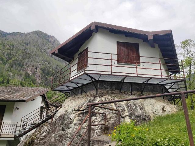 Villa Indipendente in vendita a Comunità Montana della Valle Brembana, Branzi