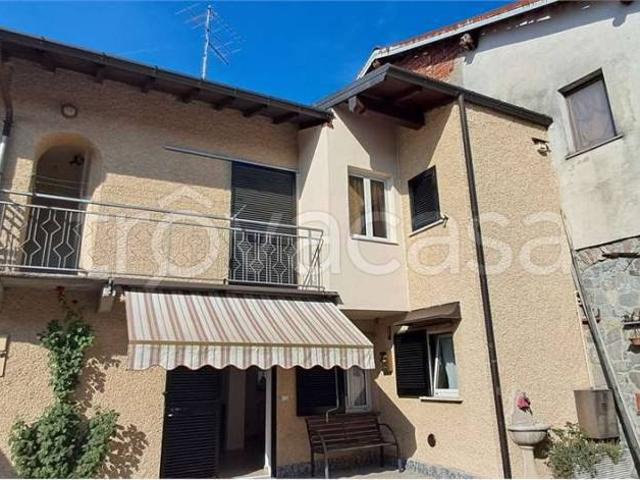 Villa Indipendente in vendita a Brebbia Superiore, Brebbia