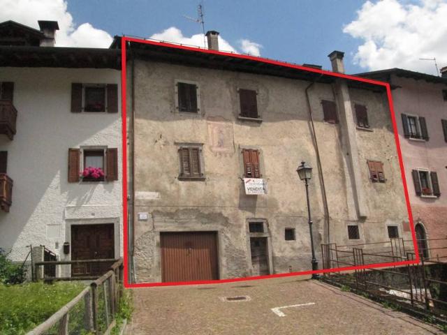Villa Indipendente in vendita a Comunità delle Giudicarie, Lardaro