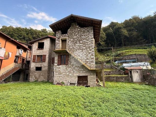Villa Indipendente in vendita a Breno, Brescia