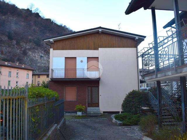 Villa Indipendente in vendita a Comunità montana della valle Camonica, Breno