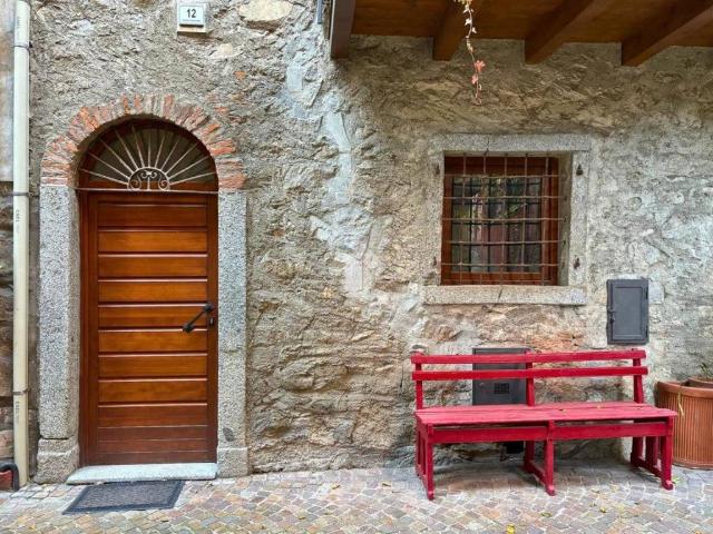 Villa Indipendente in vendita a Comunità montana della valle Camonica, Breno