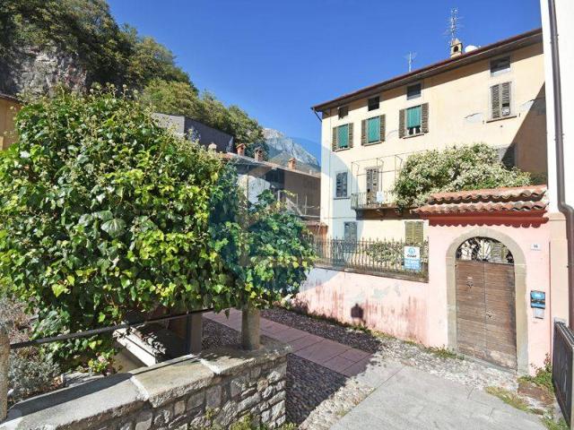Villa Indipendente in vendita a Comunità montana della valle Camonica, Breno