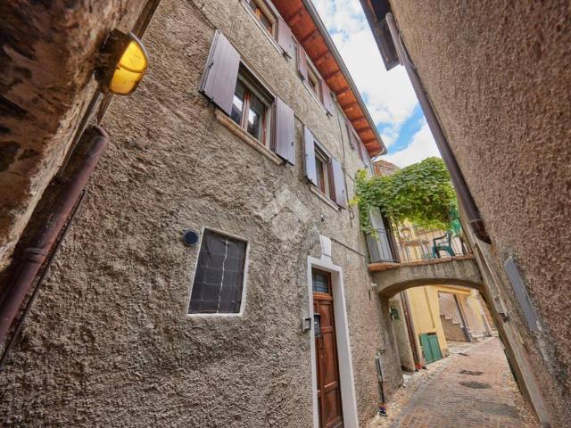 Villa Indipendente in vendita a Brenzone sul Garda, Veneto