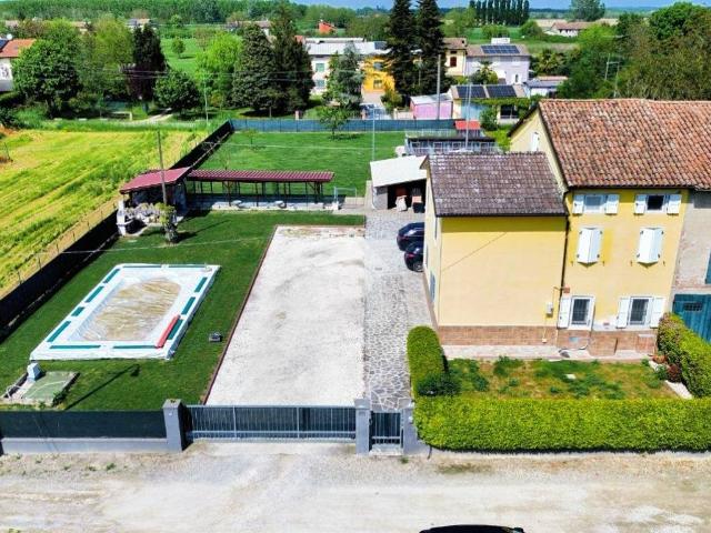 Villa Indipendente in vendita a Bassa Reggiana, Re
