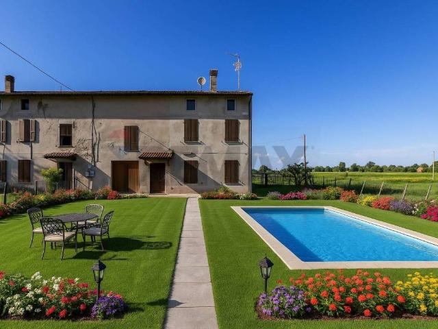 Villa Indipendente in vendita a Bassa Reggiana, Re
