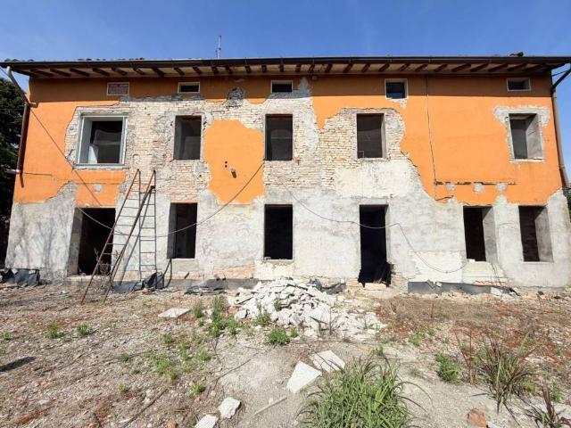 Villa Indipendente in vendita a Bassa Reggiana, Re