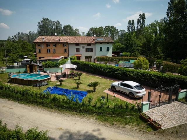 Villa Indipendente in vendita a Bassa Reggiana, Re