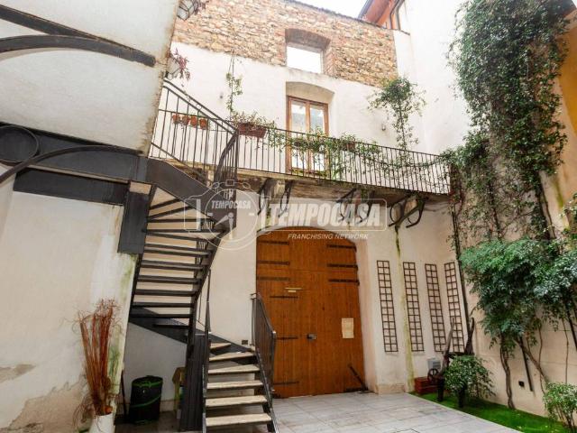 Palazzo in vendita a Zona Centro, Brescia