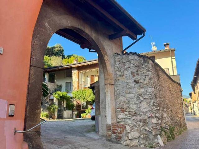 Villa Indipendente in vendita a Zona Est, Brescia